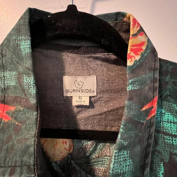 Burnside Hawaiian Shirt - XL - Picture 3 of 5